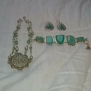 Jewlery necklace, earrings an bracelet